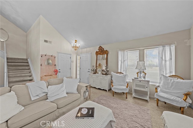 6763 Poinsettia Court, Chino CA: https://media.crmls.org/medias/b24ef560-d1a9-492f-b984-e28fa1439480.jpg