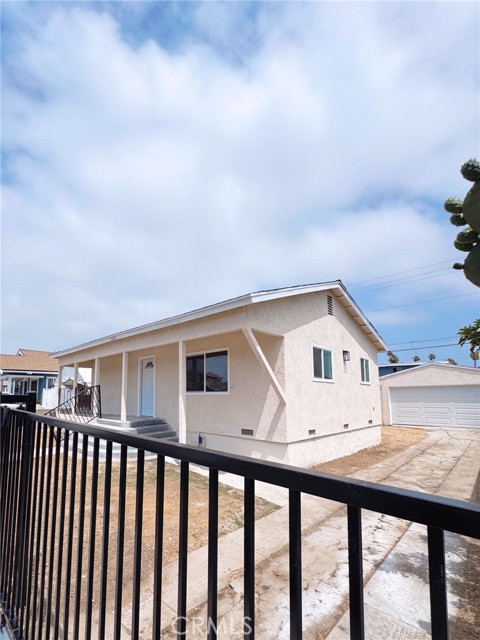 1243 W 98TH Street, Los Angeles CA: https://media.crmls.org/medias/b24f2671-c96b-4a98-affa-45e527d58521.jpg