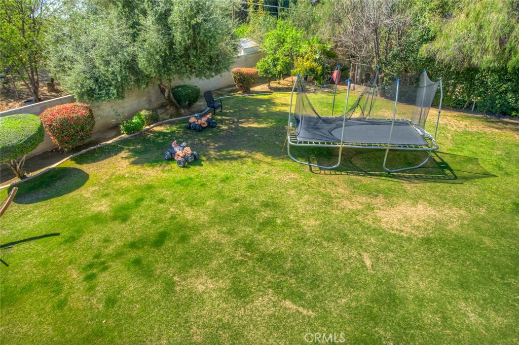 https://media.crmls.org/medias/b24fc8f9-0905-4d79-83ee-26b0311663d3.jpg?preset=X-Large