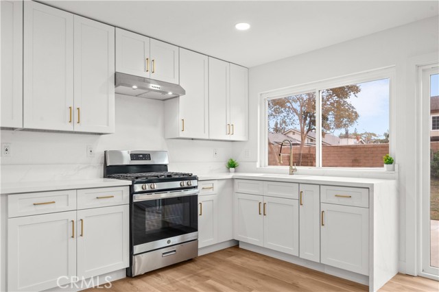 554 E Fairfield Court, Ontario CA: https://media.crmls.org/medias/b2508b4c-73f9-422e-a7ec-f7546a13c6be.jpg