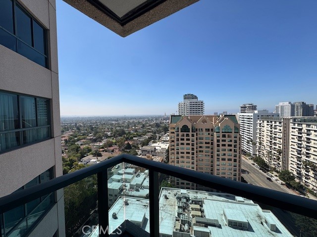 Detail Gallery Image 13 of 44 For 10490 Wilshire Bld #1602,  Los Angeles,  CA 90024 - 2 Beds | 3 Baths