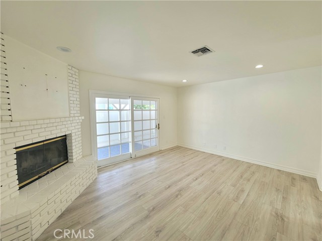 18001 Osborne Street, Sherwood Forest CA: https://media.crmls.org/medias/b25258ef-39d8-49ff-a63c-d3244a887de5.jpg