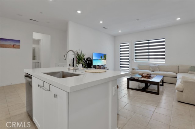 Front Image Thumbnail for CROC26025652