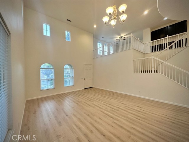 Detail Gallery Image 6 of 47 For 33564 Blue Water Way, Temecula,  CA 92592 - 4 Beds | 3 Baths