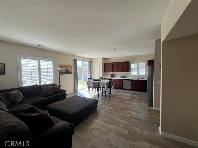 Detail Gallery Image 6 of 7 For 31679 Umbria, Winchester,  CA 92596 - 3 Beds | 2 Baths