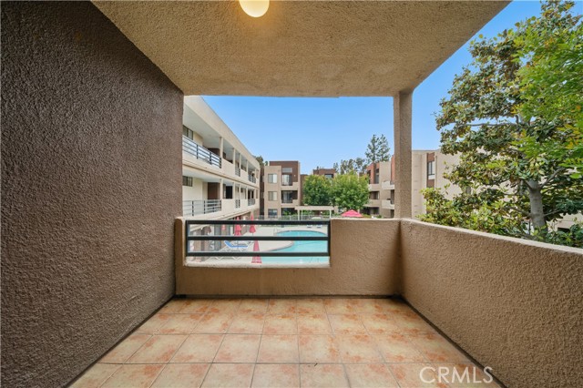 Detail Gallery Image 9 of 35 For 7826 Topanga Canyon Bld #218,  Canoga Park,  CA 91304 - 2 Beds | 2 Baths