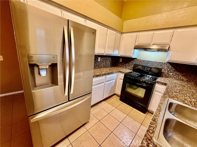 Detail Gallery Image 8 of 37 For 13772 Red Mahogany, Moreno Valley,  CA 92553 - 3 Beds | 2 Baths