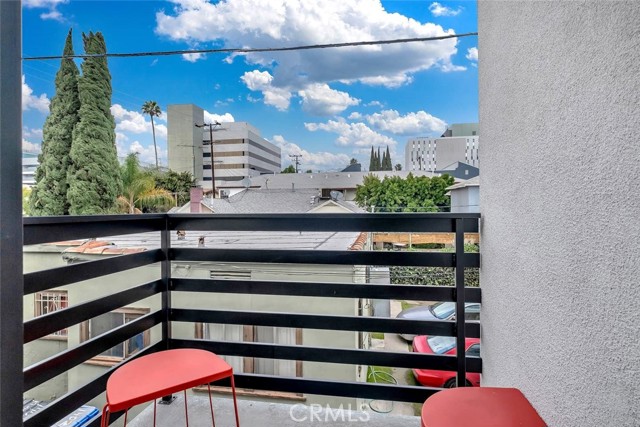 Detail Gallery Image 23 of 27 For 1342 N Kenmore, Los Angeles,  CA 90027 - 3 Beds | 3/1 Baths