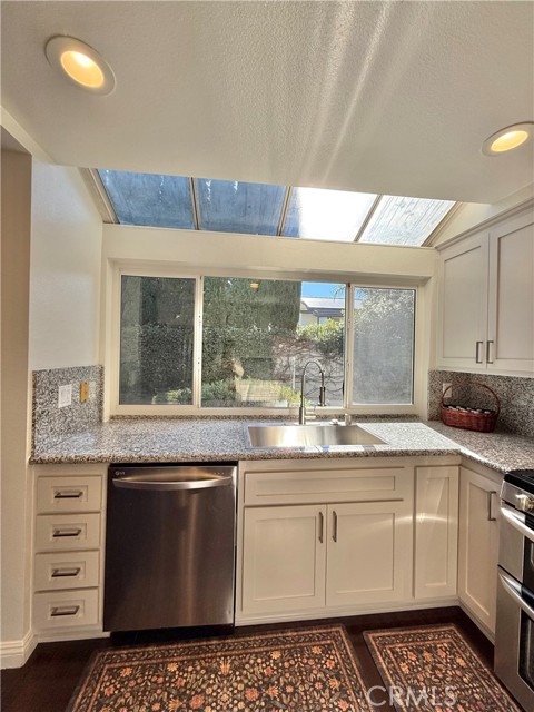 Detail Gallery Image 22 of 69 For 19624 Crystal Hills, Porter Ranch,  CA 91326 - 3 Beds | 3 Baths