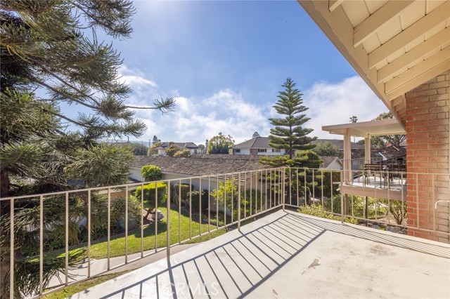 23026 Nadine Circle, Torrance CA: https://media.crmls.org/medias/b2540060-290d-42c1-9567-a8bb271badc9.jpg