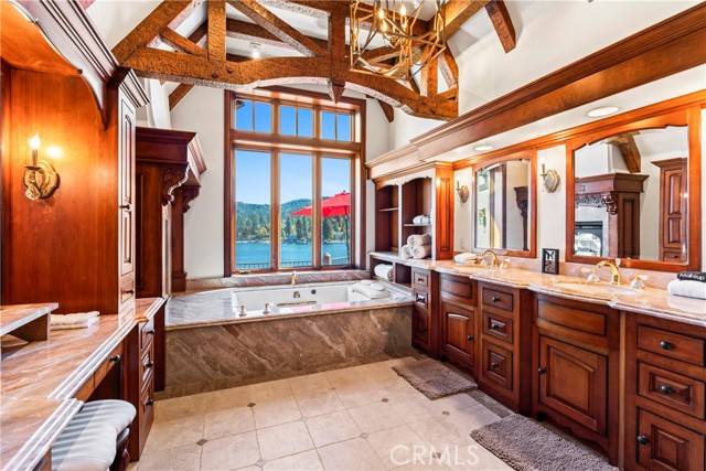 Detail Gallery Image 16 of 75 For 27453 Bayshore Dr, Lake Arrowhead,  CA 92352 - 8 Beds | 6/2 Baths