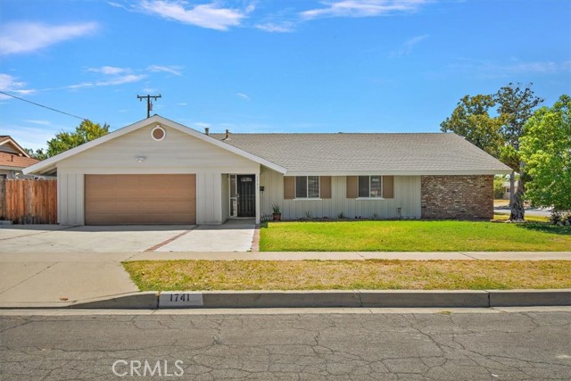 Detail Gallery Image 1 of 1 For 1741 N Date Ave, Rialto,  CA 92376 - 5 Beds | 2 Baths