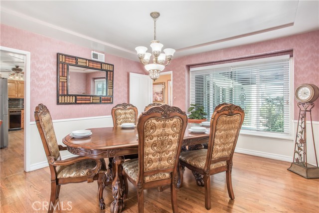 Detail Gallery Image 5 of 19 For 3095 Pepper Tree Ln, San Bernardino,  CA 92404 - 3 Beds | 2/1 Baths