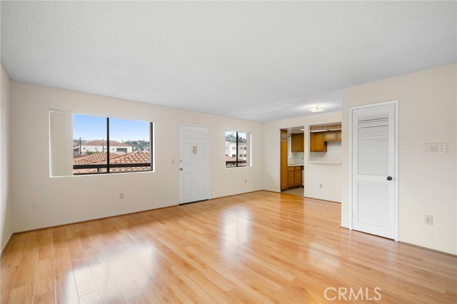 Detail Gallery Image 6 of 21 For 1004 E Garfield #5,  Glendale,  CA 91205 - 2 Beds | 2 Baths