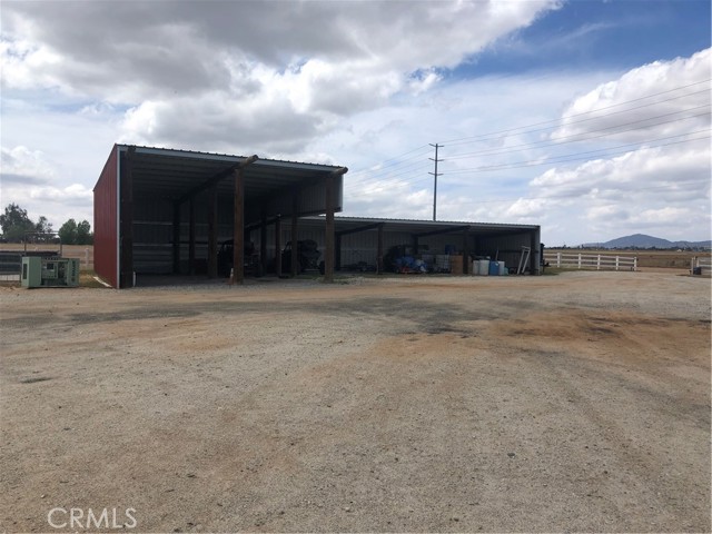 42850 Hill Top Drive, Banning CA: https://media.crmls.org/medias/b256c8b4-987e-493e-9104-faad11c46ee8.jpg