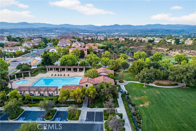 Detail Gallery Image 33 of 40 For 26812 Peppertree Dr, Valencia,  CA 91381 - 5 Beds | 3 Baths