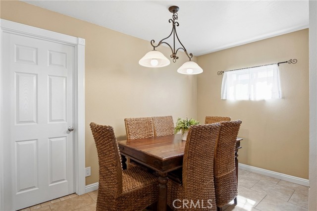 Detail Gallery Image 12 of 61 For 10281 Bouvais, Anaheim,  CA 92804 - 5 Beds | 2 Baths