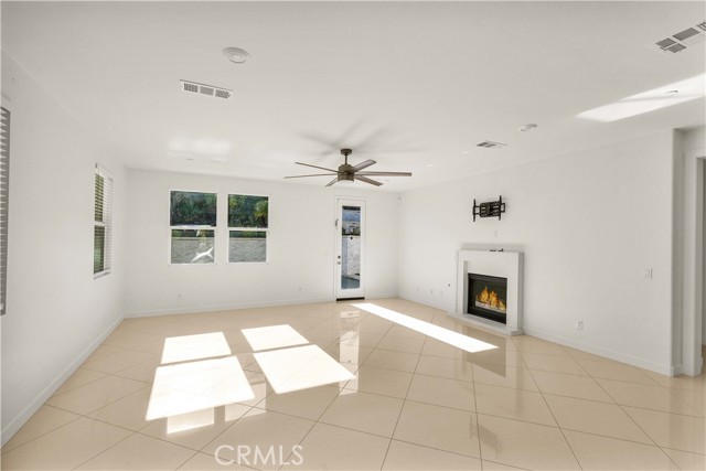 Detail Gallery Image 6 of 33 For 2872 Santa Fiora, Corona,  CA 92882 - 5 Beds | 3 Baths