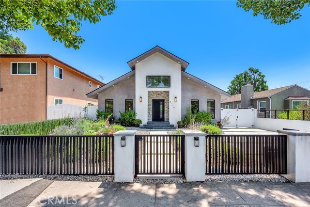 Detail Gallery Image 5 of 49 For 5110 Greenbush Ave, Sherman Oaks,  CA 91423 - 6 Beds | 6 Baths