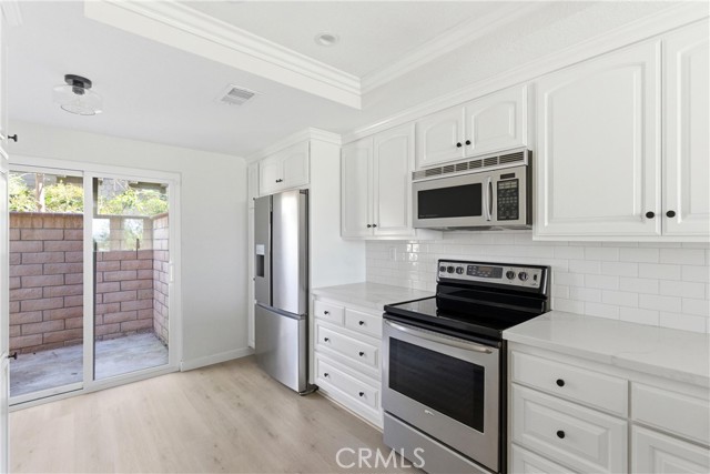 Detail Gallery Image 16 of 41 For 1095 Mesa Bluff, Costa Mesa,  CA 92627 - 2 Beds | 2/1 Baths