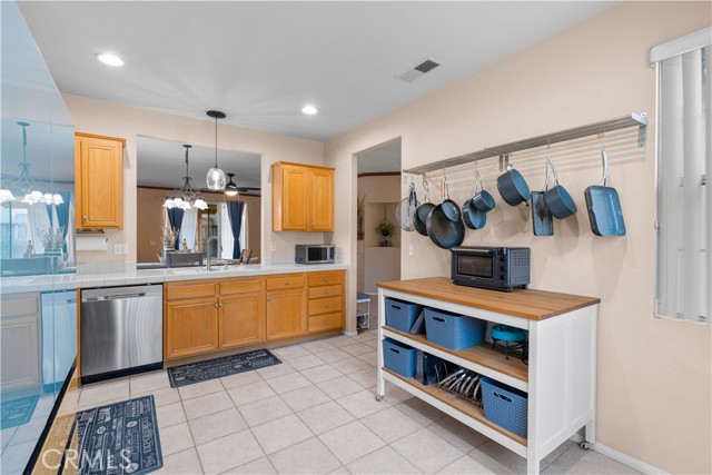 Detail Gallery Image 9 of 25 For 124 Lighthouse Ct., San Jacinto,  CA 92583 - 3 Beds | 2 Baths