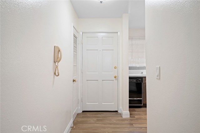 Detail Gallery Image 3 of 23 For 138 S Adams St #2,  Glendale,  CA 91205 - 2 Beds | 2 Baths