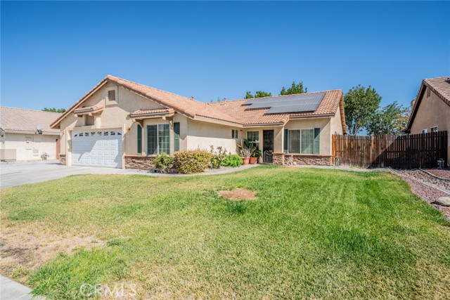 Detail Gallery Image 2 of 46 For 15982 Holly Brook Ln, Victorville,  CA 92395 - 4 Beds | 3 Baths