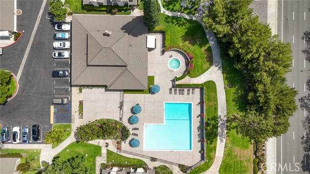 14 Black Oak, Irvine CA: https://media.crmls.org/medias/b258914c-810e-4132-bafe-3e803737e70d.jpg