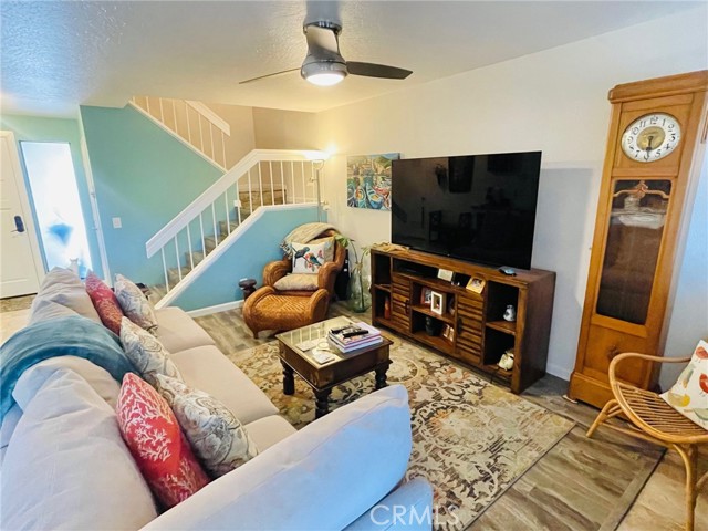 4009 Canario Street, Carlsbad CA: https://media.crmls.org/medias/b258b1e4-2a8f-4040-9e86-7260ab075aa1.jpg