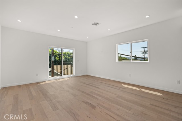 Detail Gallery Image 9 of 14 For 3564 Eagle Rock Bld #1,  Los Angeles,  CA 90065 - 4 Beds | 4 Baths