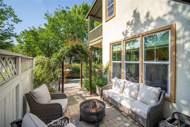 1 Evergreen Road, Ladera Ranch CA: https://media.crmls.org/medias/b2597af7-b8a7-45b8-9f30-86a535cdd4e7.jpg