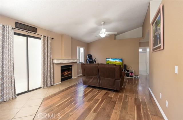 Detail Gallery Image 4 of 37 For 27935 Cactus Flower Dr, Menifee,  CA 92585 - 3 Beds | 2 Baths
