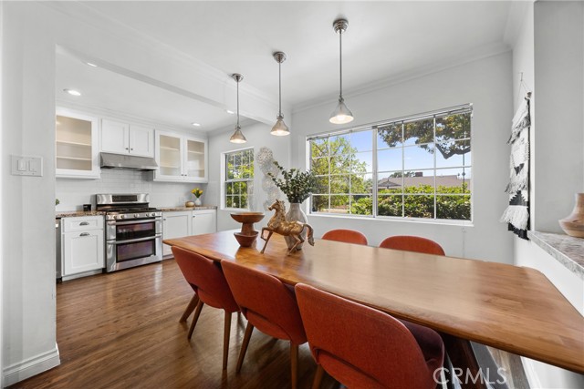 5834 Costello Avenue, Van Nuys CA: https://media.crmls.org/medias/b259e0e3-a871-416e-a034-2c220a2e02c8.jpg