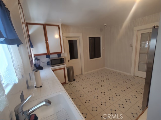 637 E 76th Place, Los Angeles, California 90001, 2 Bedrooms Bedrooms, ,1 BathroomBathrooms,Residential,For Sale,637 E 76th Place,CRPW24034765