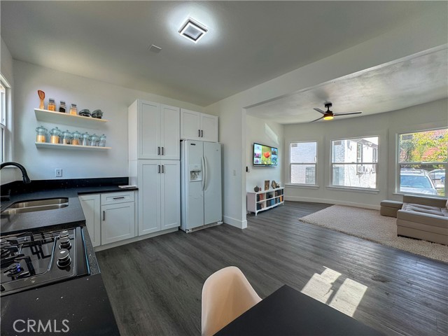 515 S Coronado Street, Los Angeles CA: https://media.crmls.org/medias/b25a80e3-e1fd-42a1-8a3a-9e3c32ceee54.jpg