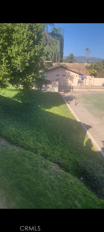 https://media.crmls.org/medias/b25ab1f8-de2d-4439-8edb-845c85f72bd9.jpg?preset=X-Large