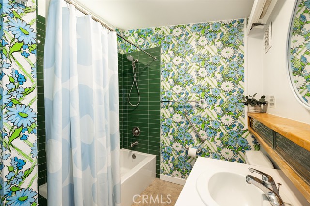 Detail Gallery Image 24 of 45 For 17025 Labrador St, Northridge,  CA 91325 - 4 Beds | 2/1 Baths