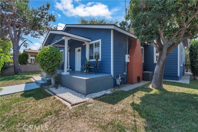 Detail Gallery Image 3 of 39 For 829 N Avenue 53, Los Angeles,  CA 90042 - 2 Beds | 2 Baths