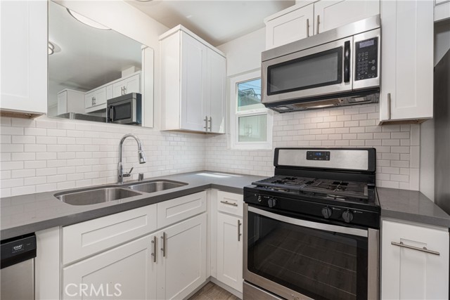 Detail Gallery Image 7 of 23 For 2703 Curtis Ave #3,  Redondo Beach,  CA 90278 - 1 Beds | 1 Baths