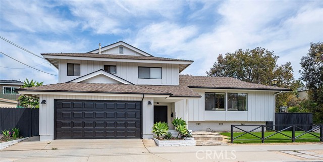 Detail Gallery Image 2 of 42 For 5681 E. Colorado St, Long Beach,  CA 90814 - 3 Beds | 2/1 Baths