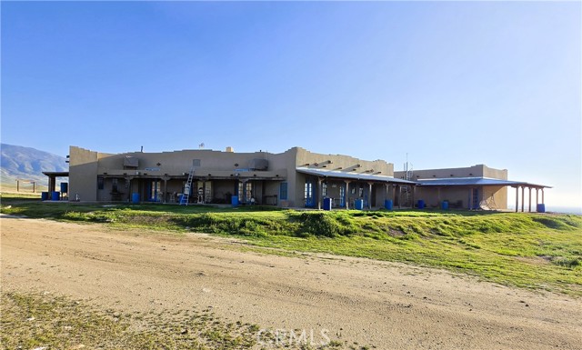 6002 General Beale Road, Arvin CA: https://media.crmls.org/medias/b25ef465-b4d8-4b9e-86b8-1d9e7027a409.jpg