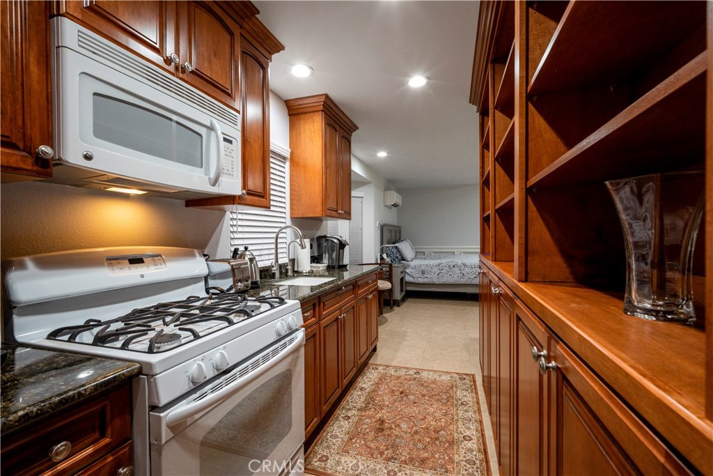 MLS #PW25030614 img 46