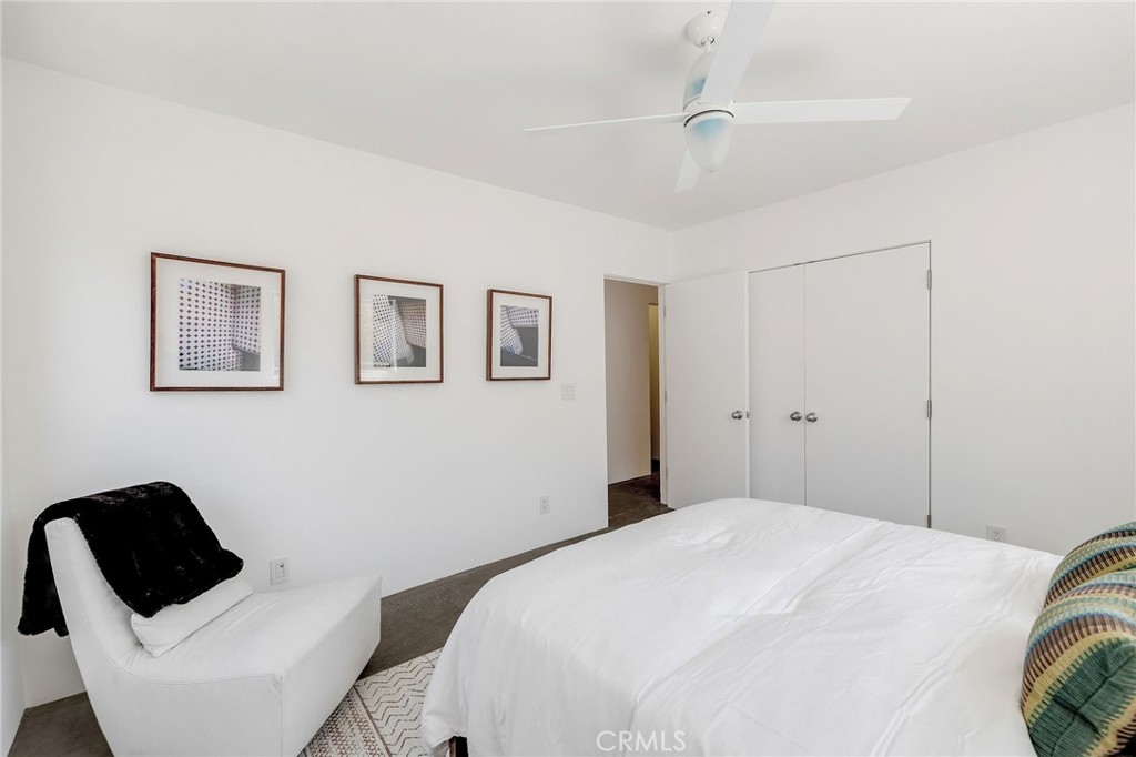 https://media.crmls.org/medias/b25f2eba-b51a-4005-8dc8-cf5a1526d274.jpg?preset=X-Large