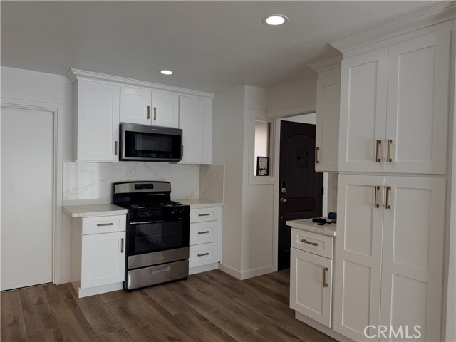 Detail Gallery Image 10 of 38 For 1720 Elsinore Cir, Oxnard,  CA 93035 - 3 Beds | 2 Baths