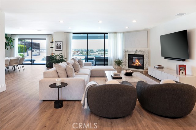 Detail Gallery Image 8 of 46 For 11039 Wrightwood Pl, Studio City,  CA 91604 - 3 Beds | 3 Baths