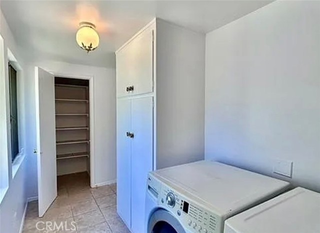 Detail Gallery Image 7 of 13 For 20553 Oxnard St, Woodland Hills,  CA 91367 - 3 Beds | 2 Baths