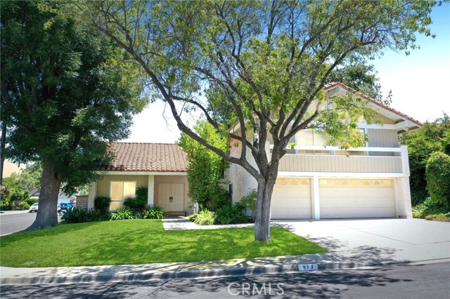 912 Brightstone Court, Westlake Village CA: https://media.crmls.org/medias/b26283b6-f2bc-4d13-8fac-bed1b3736d82.jpg