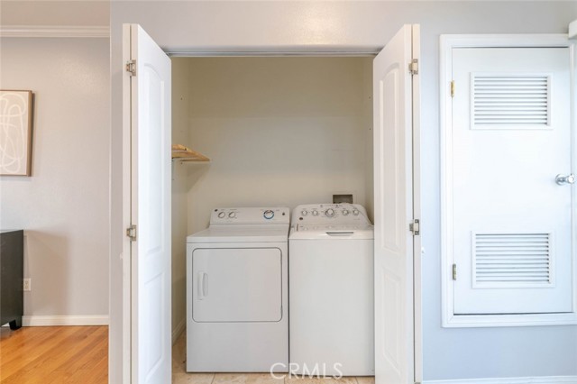 Detail Gallery Image 10 of 26 For 15053 Victory Bld #5,  Van Nuys,  CA 91411 - 2 Beds | 3 Baths