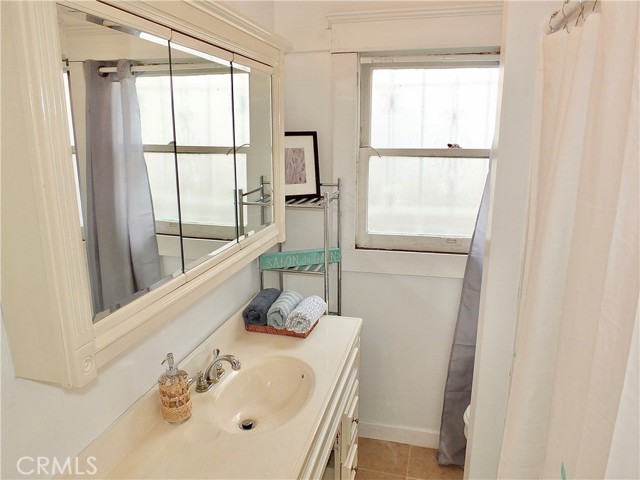 Detail Gallery Image 27 of 39 For 2290 Pasadena Ave, Long Beach,  CA 90806 - 2 Beds | 1/1 Baths