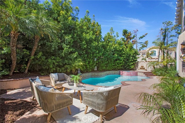 25 Santa Maria, Lake Forest CA: https://media.crmls.org/medias/b2645a0f-13f3-4f7f-900d-786fb58e94ae.jpg